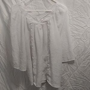 Any Item $10- Send an Offer (Purses Excluded)- White boho top w/ lace/embroidery